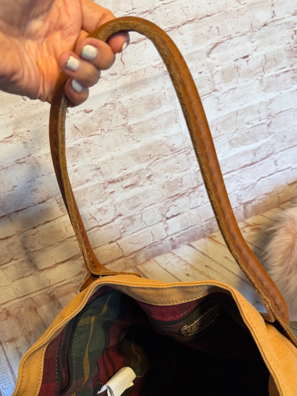 L.L.Bean vintage large canvas tote with leather handles - Picture 7 of 11